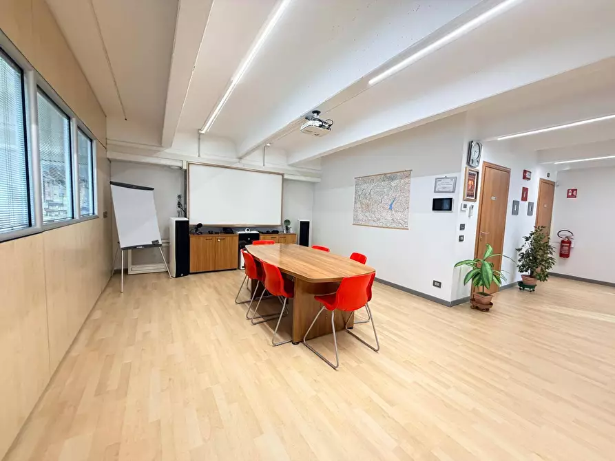 Immagine 2 di Magazzino in vendita  in Via Palazzolo 146 a Capriolo