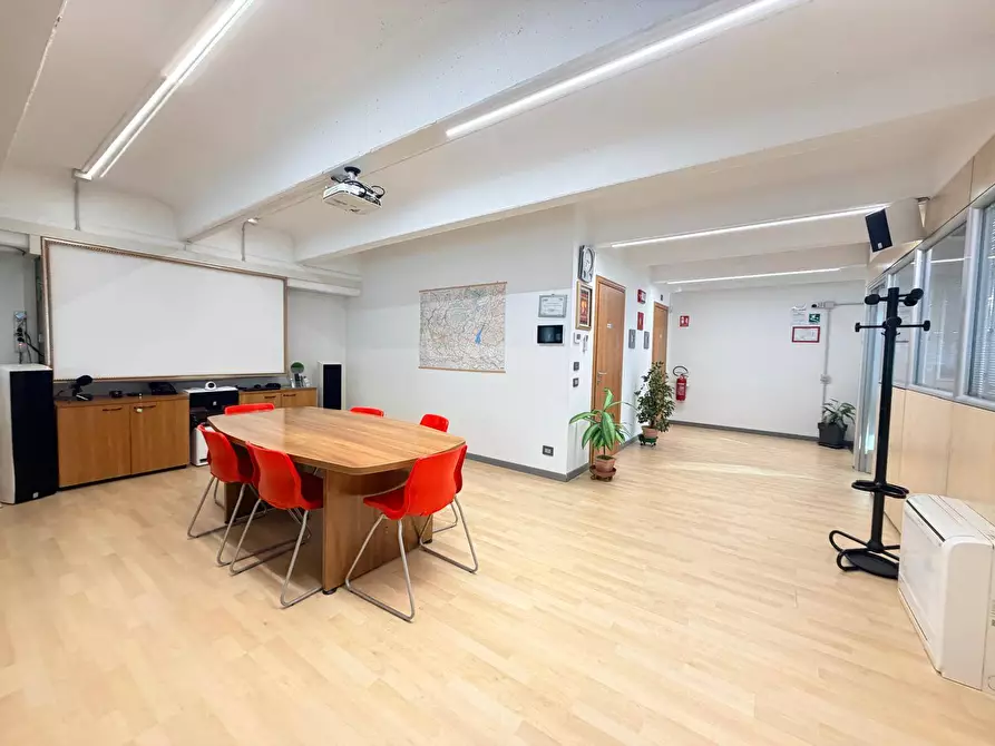 Immagine 3 di Magazzino in vendita  in Via Palazzolo 146 a Capriolo