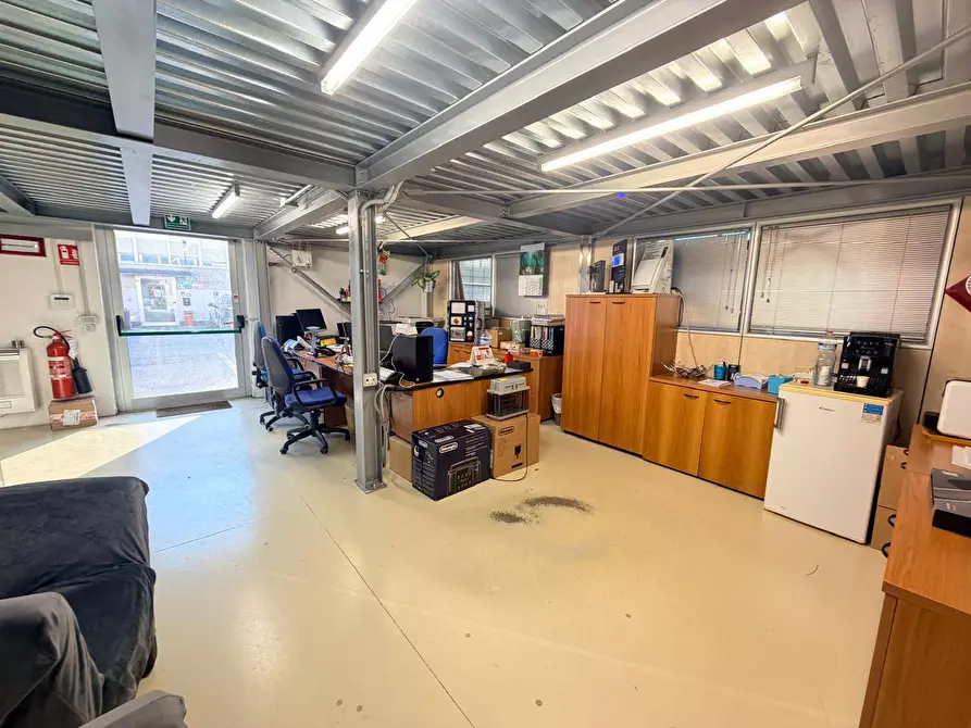 Immagine 7 di Magazzino in vendita  in Via Palazzolo 146 a Capriolo