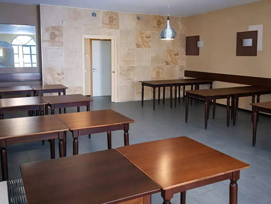 Immagine 4 di Locale commerciale in vendita  in Piazza rosa vincenzo a Palazzolo Sull'oglio