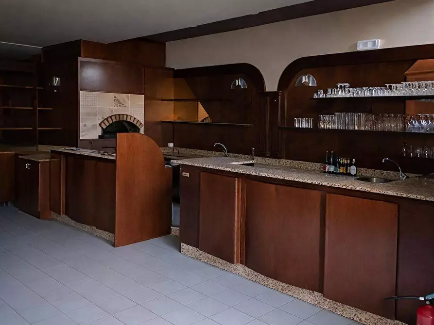 Immagine 5 di Locale commerciale in vendita  in Piazza rosa vincenzo a Palazzolo Sull'oglio