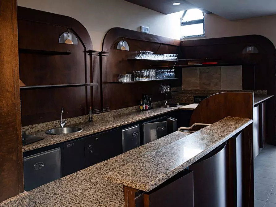 Immagine 3 di Locale commerciale in vendita  in Piazza rosa vincenzo a Palazzolo Sull'oglio