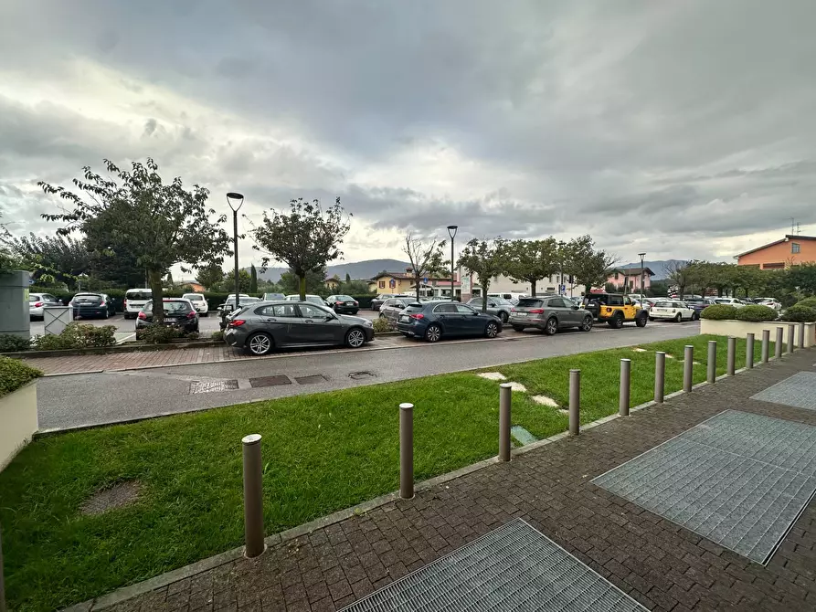 Immagine 17 di Locale commerciale in vendita  in Via Principe Umberto 15 a Almenno San Bartolomeo