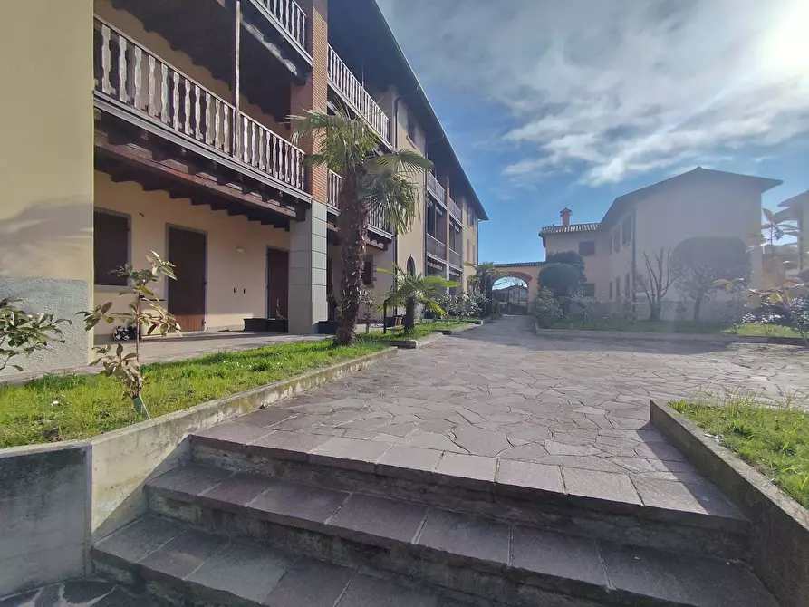 Immagine 2 di Appartamento in affitto  in via pelabrocco 39 a Castelli Calepio