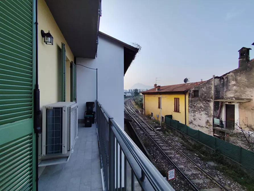 Immagine 10 di Appartamento in affitto  in VIA PIAZZE a Marone