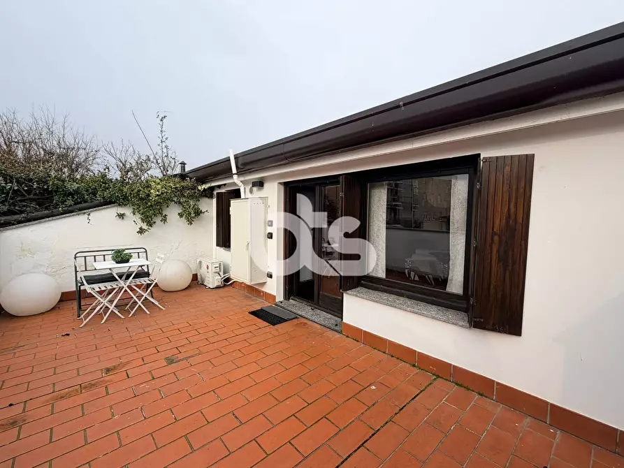 Immagine 1 di Appartamento in vendita  in via vittorio veneto a Adrara San Martino