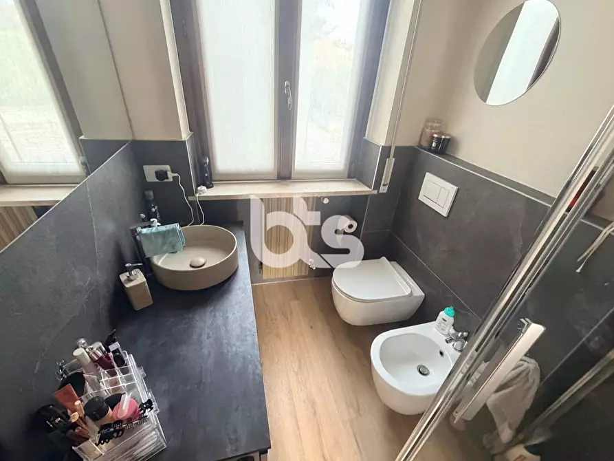 Immagine 11 di Casa indipendente in vendita  in via roma a Adrara San Martino