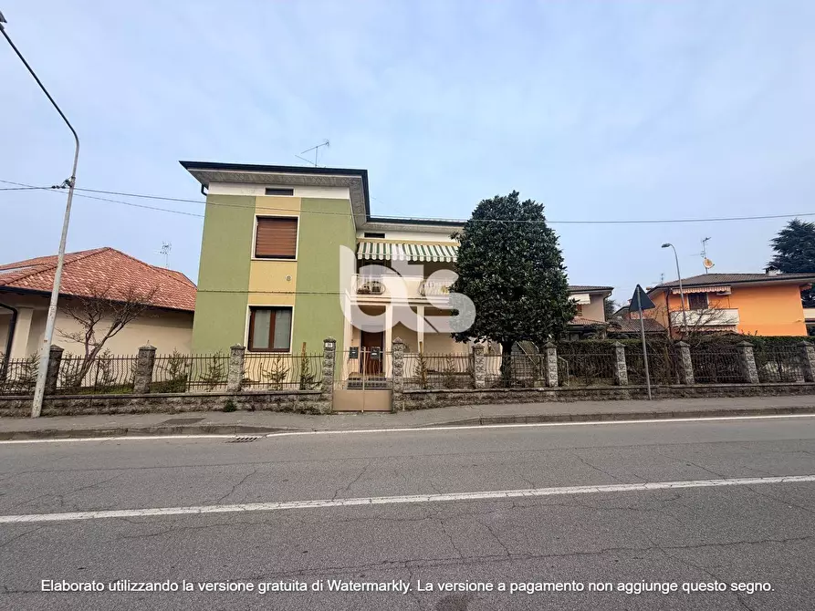 Immagine 1 di Casa indipendente in vendita  in via roma a Adrara San Martino