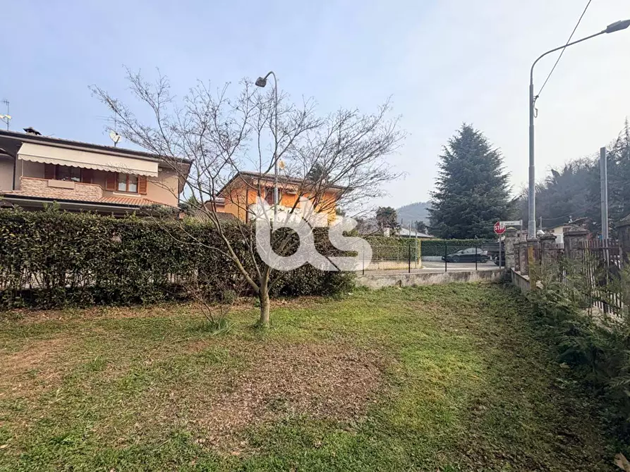 Immagine 15 di Appartamento in vendita  in via roma a Adrara San Martino