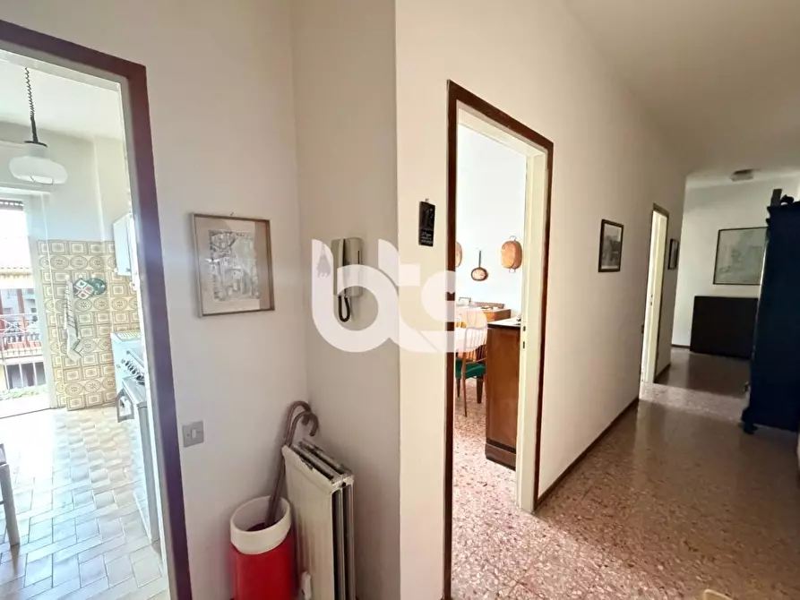 Immagine 5 di Appartamento in vendita  in lungolago garibaldi a Adrara San Martino