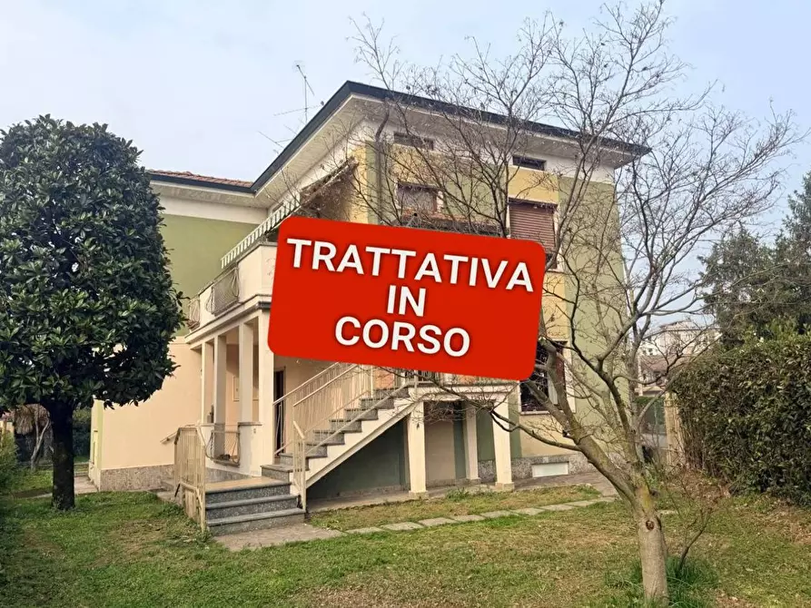 Immagine 1 di Appartamento in vendita  in via roma a Adrara San Martino