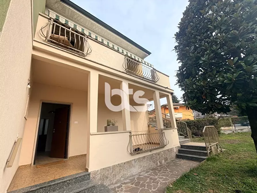 Immagine 1 di Appartamento in vendita  in via roma a Adrara San Martino