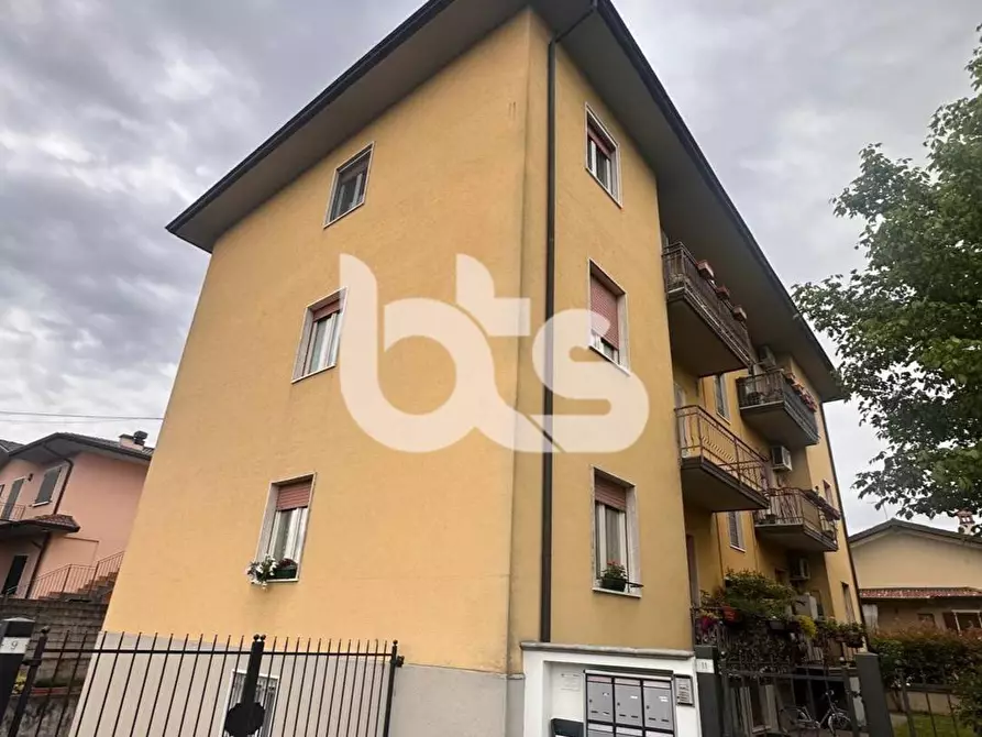 Immagine 2 di Appartamento in vendita  in Via Aldo Moro 11 a Castelcovati