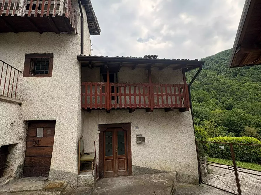 Immagine 1 di Rustico / casale in vendita  in via pezze a Adrara San Martino