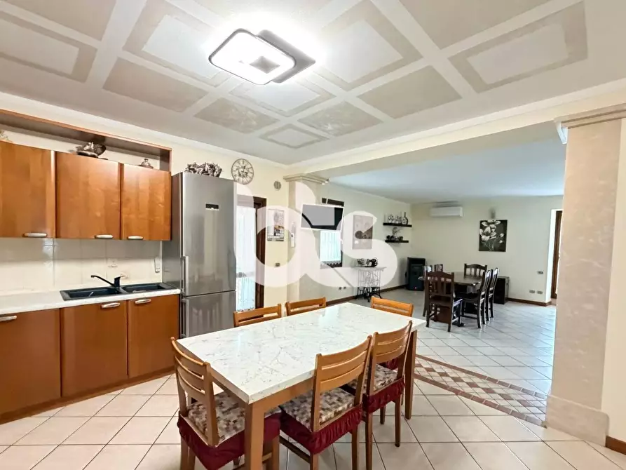 Immagine 5 di Appartamento in vendita  in via papa giovanni XXIII 25 a Adrara San Martino