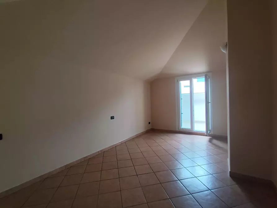 Immagine 15 di Appartamento in affitto  in VIA CRODAROLO a Sarnico