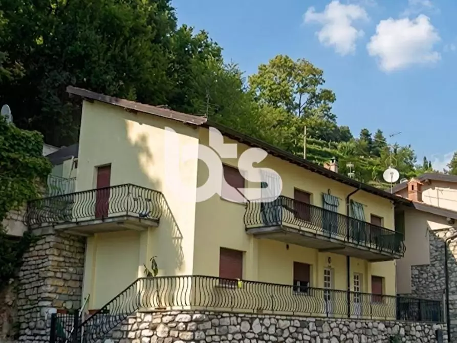 Immagine 1 di Casa indipendente in vendita  in via vecchi a Sarnico