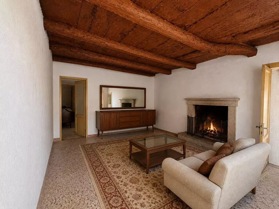 Immagine 19 di Rustico / casale in vendita  in via pezze a Adrara San Martino