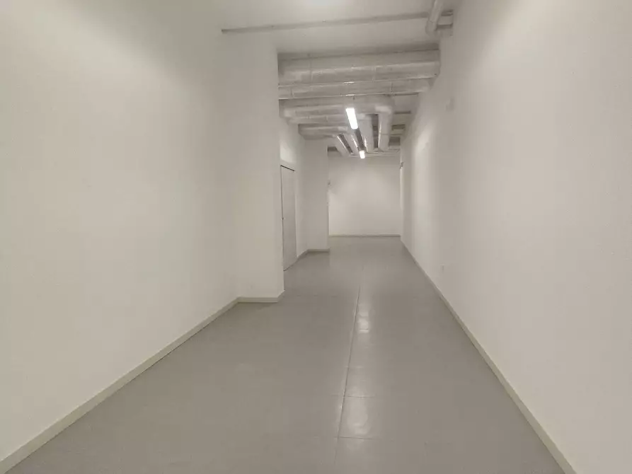 Immagine 6 di Attività commerciale in affitto  in VIA ROMA a Sarnico