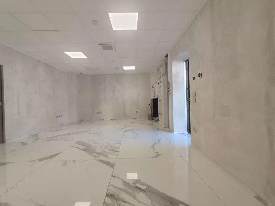 Immagine 7 di Attività commerciale in affitto  in VIA ROMA a Sarnico