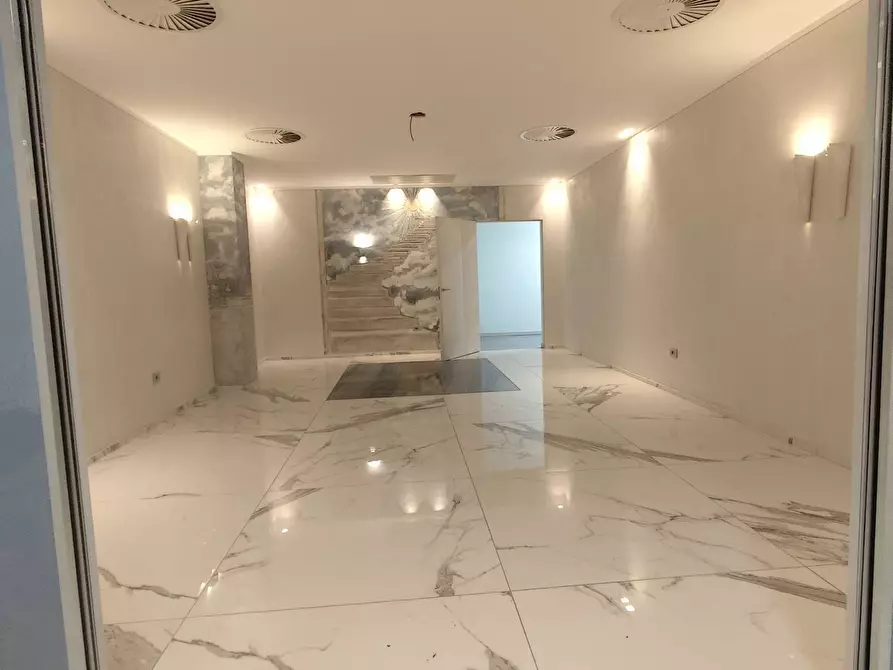 Immagine 1 di Attività commerciale in affitto  in VIA ROMA a Sarnico