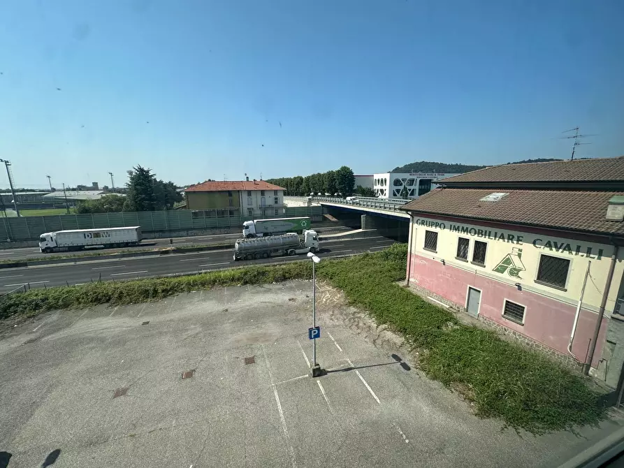 Immagine 6 di Ufficio in vendita  in Via Padania a Rovato