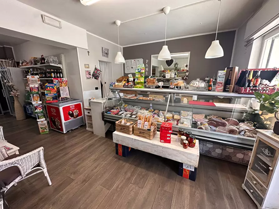 Immagine 3 di Attività commerciale in vendita  in Via Mazzini a Paratico