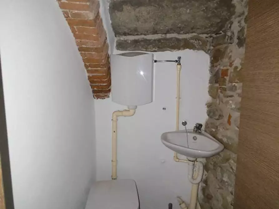 Immagine 4 di Locale commerciale in vendita  in via a buelli 25 a Sarnico