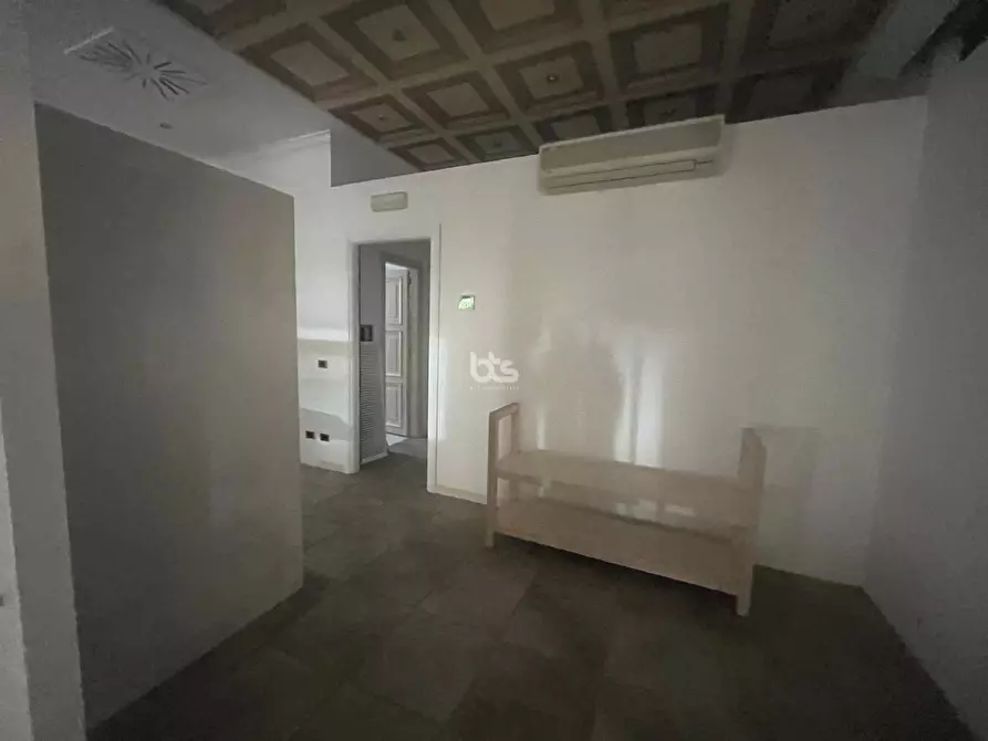 Immagine 4 di Locale commerciale in vendita  in via prati a Sarnico