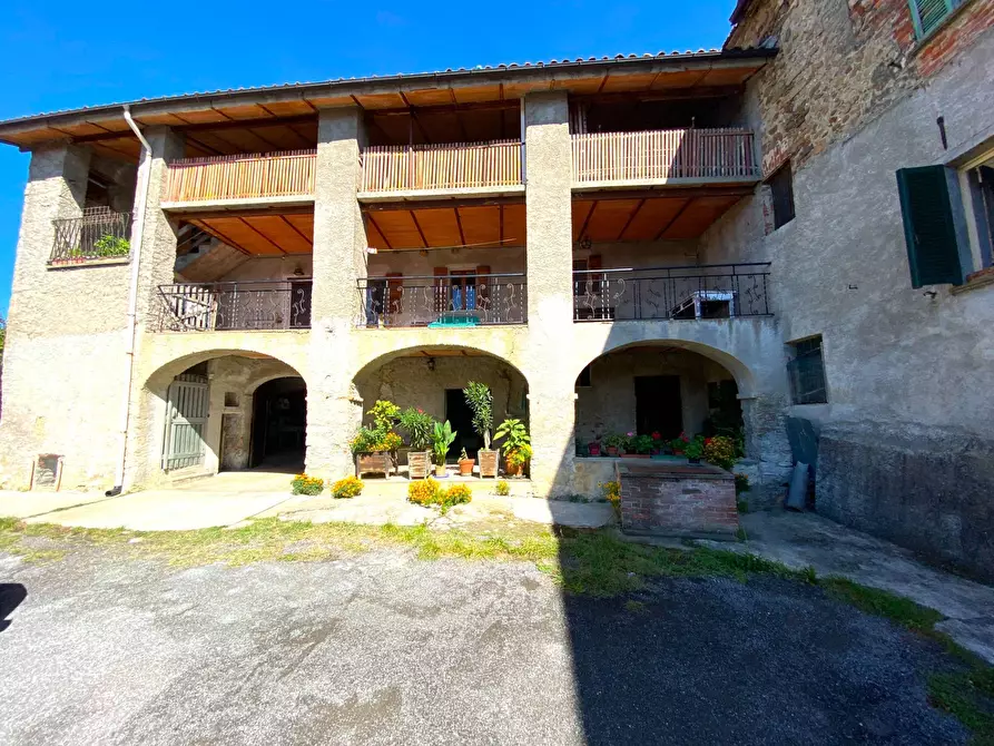 Immagine 1 di Casa indipendente in vendita  in LOCALITÀ  CERRERO a Sale Delle Langhe