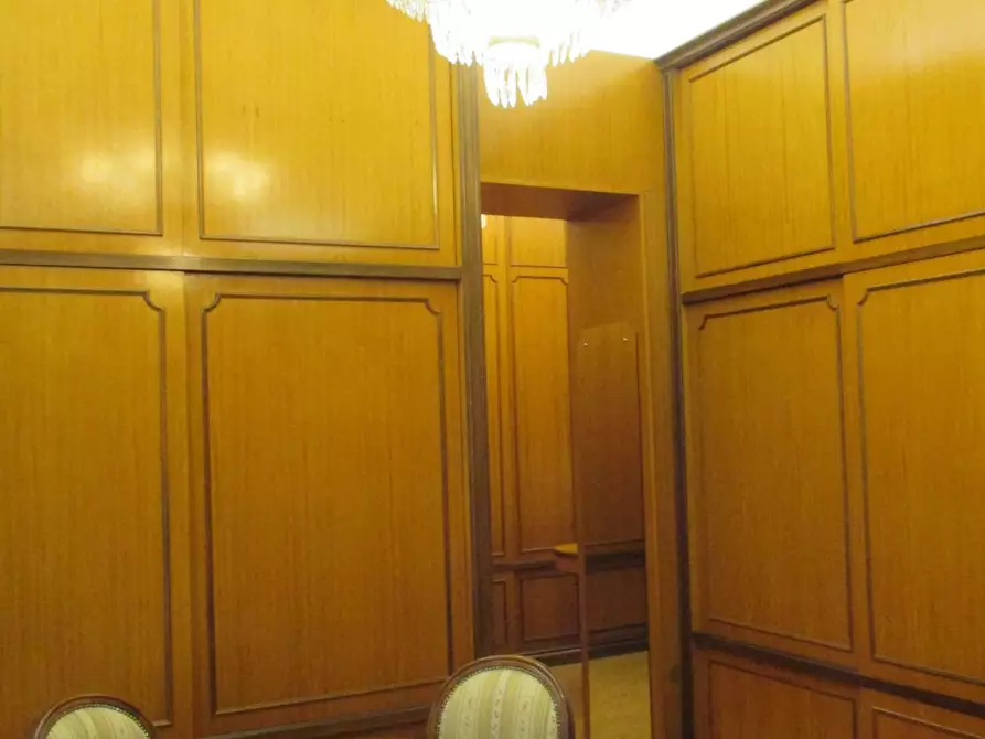 Immagine 5 di Locale commerciale in affitto  in corso giacomo matteotti a Jesi