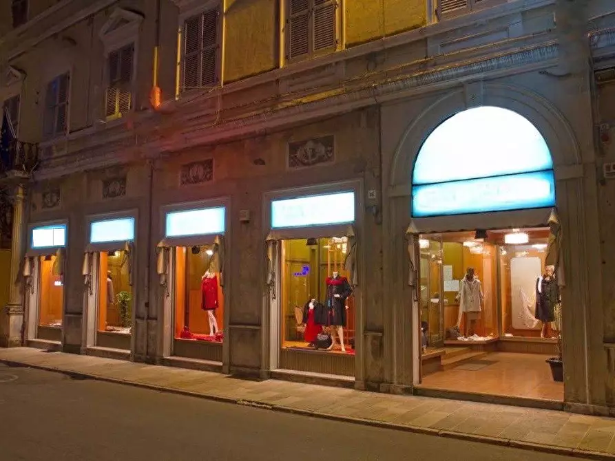 Immagine 1 di Locale commerciale in affitto  in corso giacomo matteotti a Jesi