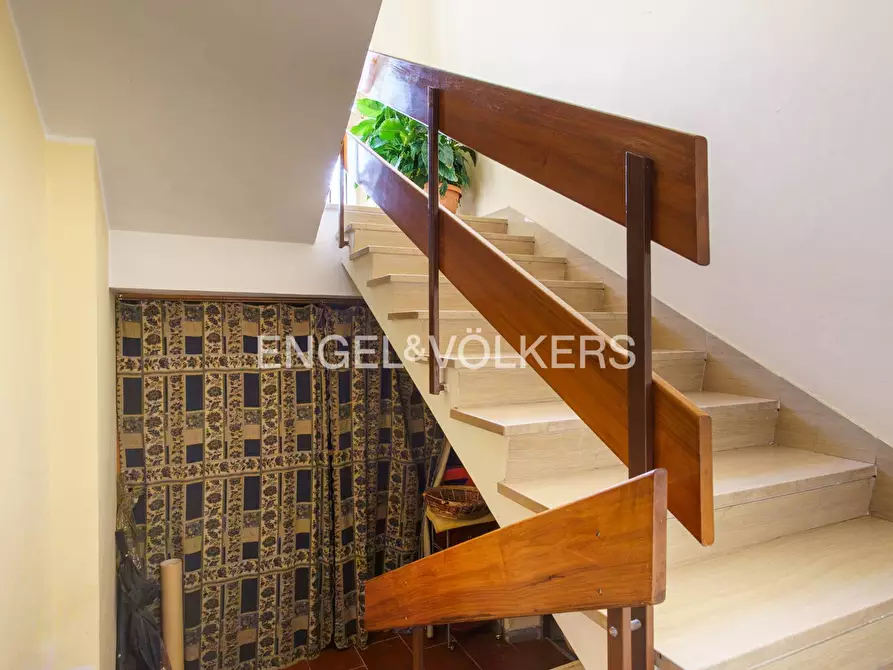 Immagine 21 di Palazzo in vendita  in Via Crisologo 44 a Pescara