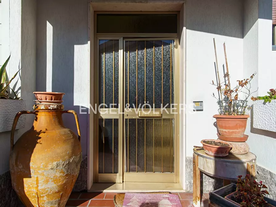 Immagine 2 di Palazzo in vendita  in Via Crisologo 44 a Pescara