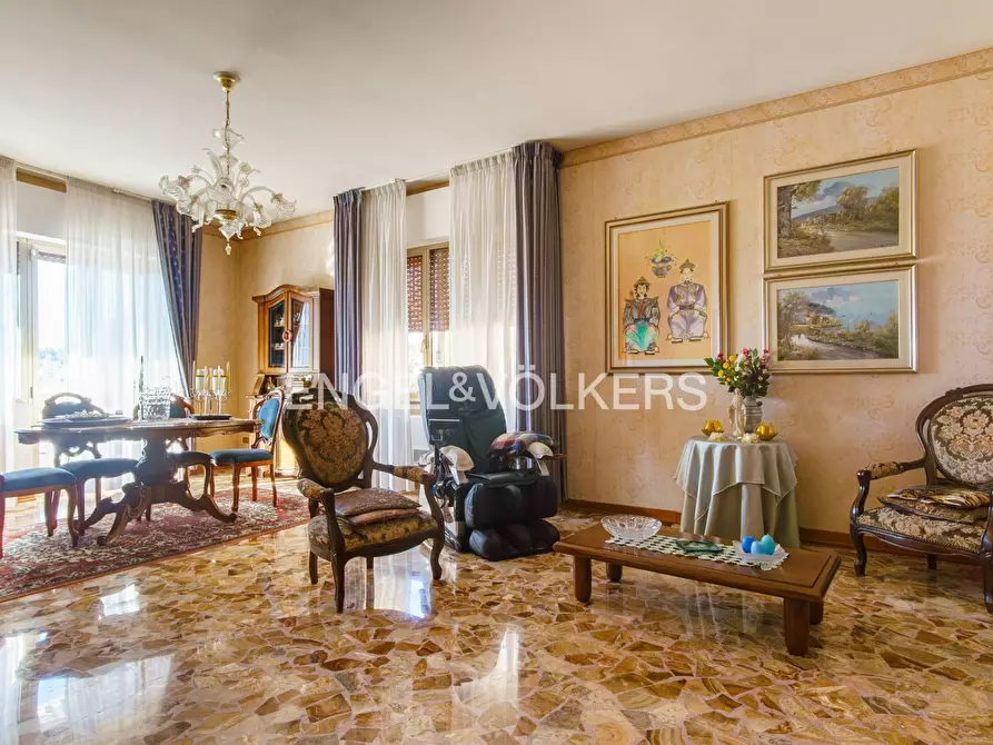 Immagine 3 di Palazzo in vendita  in Via Crisologo 44 a Pescara