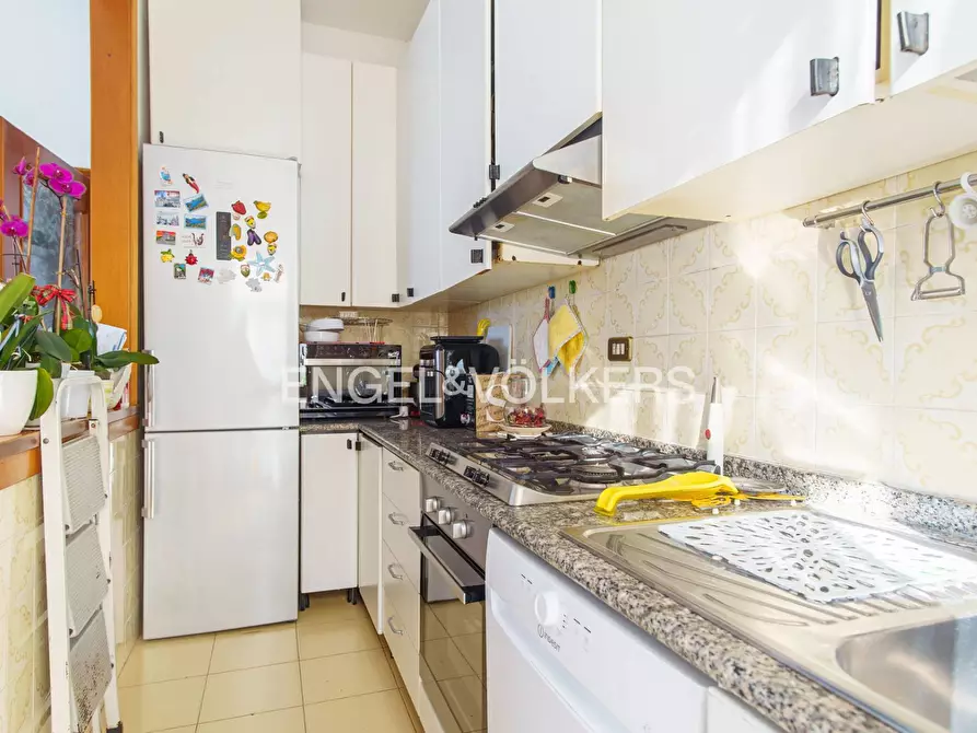 Immagine 7 di Palazzo in vendita  in Via Crisologo 44 a Pescara