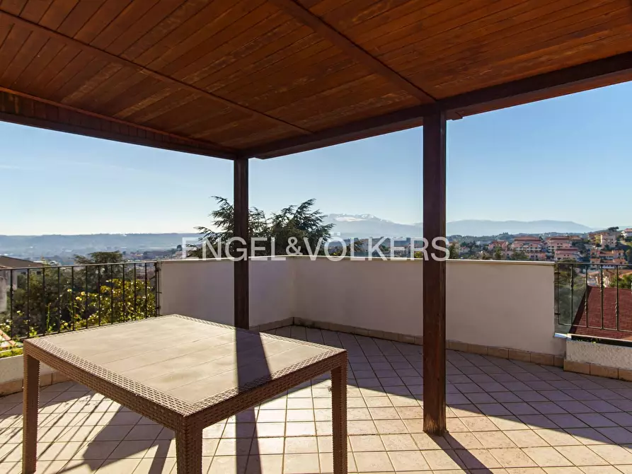 Immagine 27 di Palazzo in vendita  in Via Crisologo 44 a Pescara