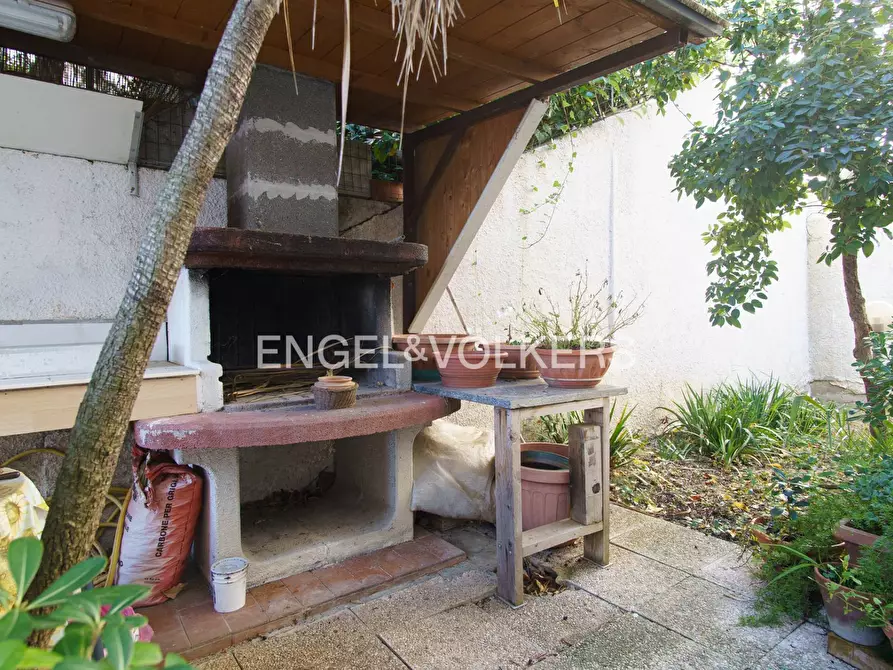 Immagine 40 di Palazzo in vendita  in Via Crisologo 44 a Pescara