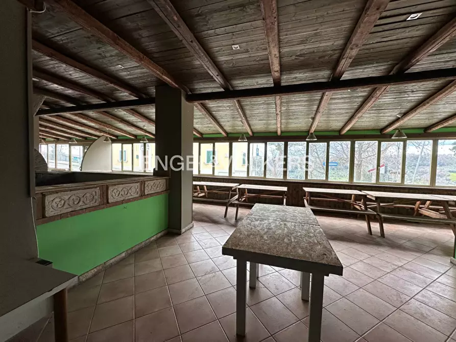 Immagine 3 di Locale commerciale in vendita  in via santa lucia snc a Silvi