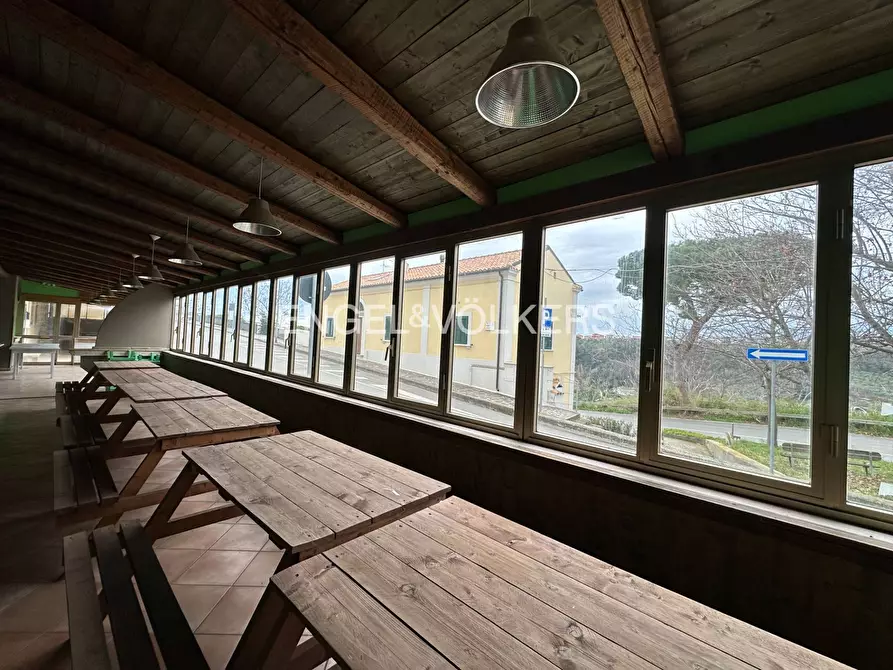 Immagine 8 di Locale commerciale in vendita  in via santa lucia snc a Silvi