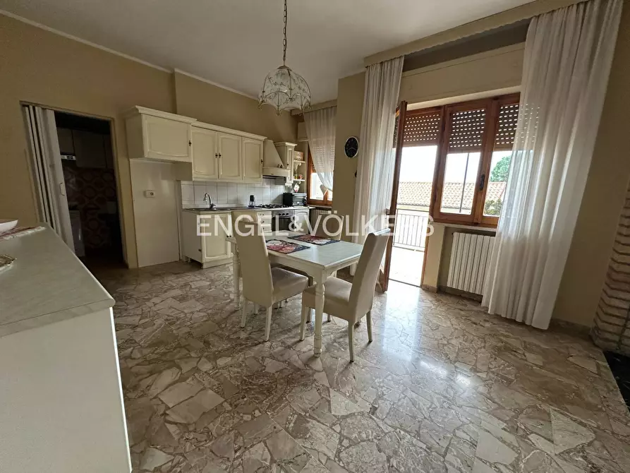 Immagine 14 di Locale commerciale in vendita  in via santa lucia snc a Silvi