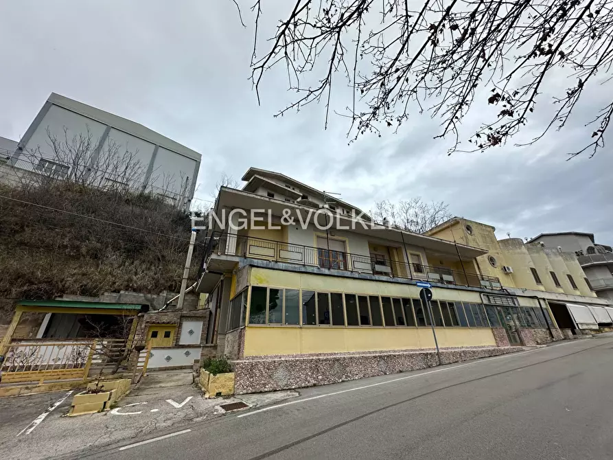 Immagine 25 di Locale commerciale in vendita  in via santa lucia snc a Silvi