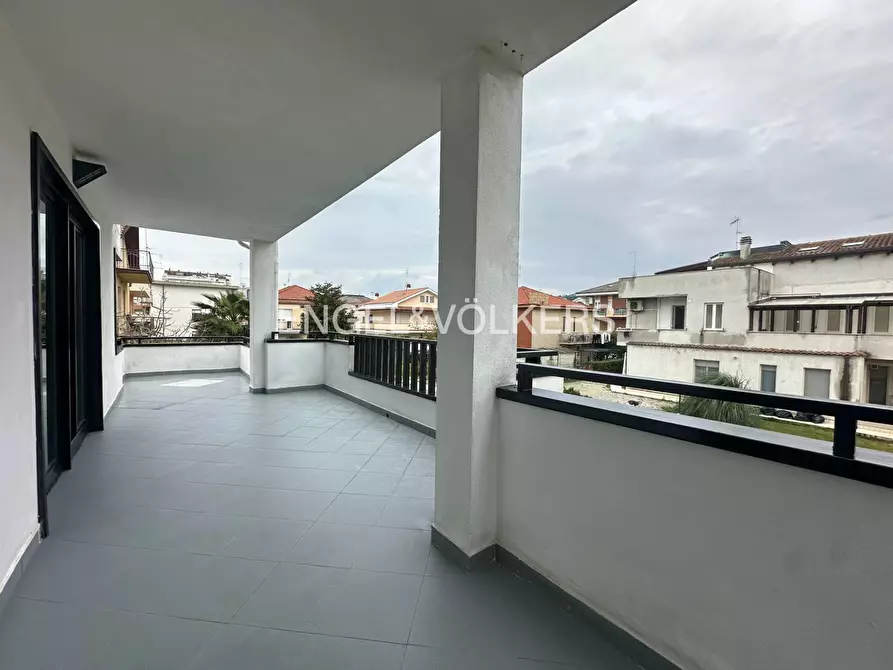 Immagine 12 di Appartamento in vendita  in VIA AVEZZANO 6 a Pescara