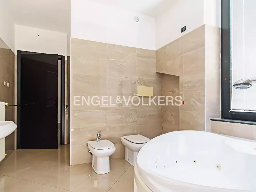 Immagine 9 di Appartamento in vendita  in VIA AVEZZANO 6 a Montesilvano