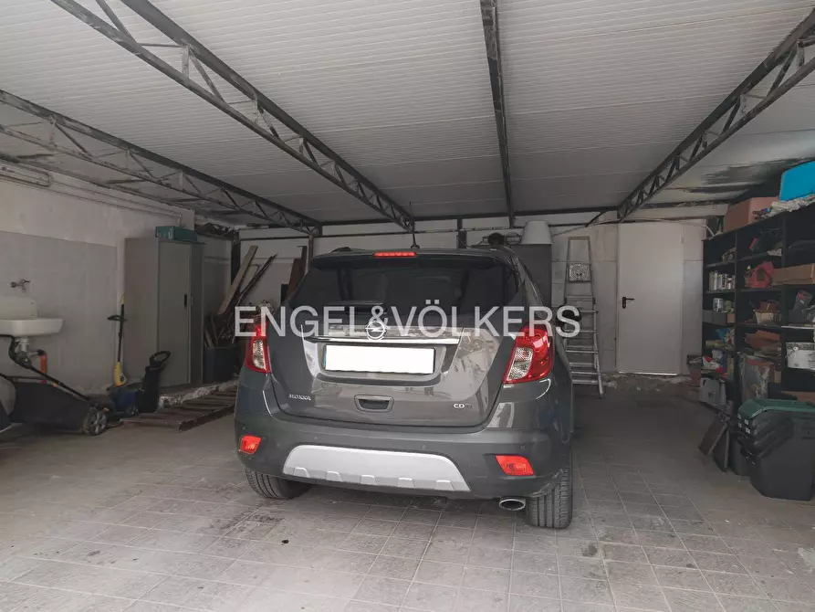 Immagine 35 di Appartamento in vendita  in VIA AVEZZANO 6 a Montesilvano