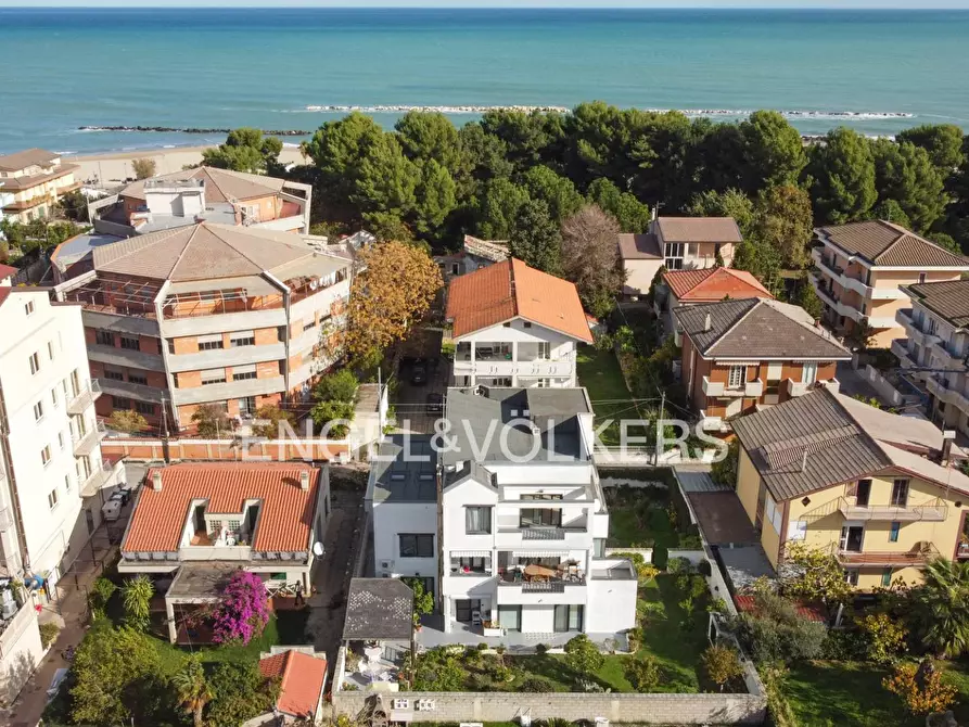 Immagine 6 di Appartamento in vendita  in VIA AVEZZANO 6 a Montesilvano