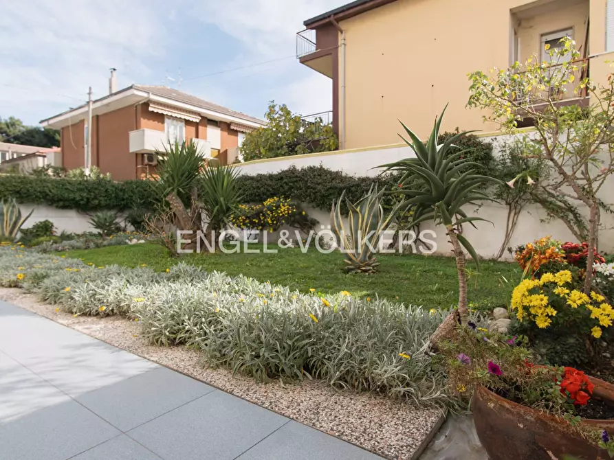 Immagine 7 di Appartamento in vendita  in VIA AVEZZANO 6 a Montesilvano