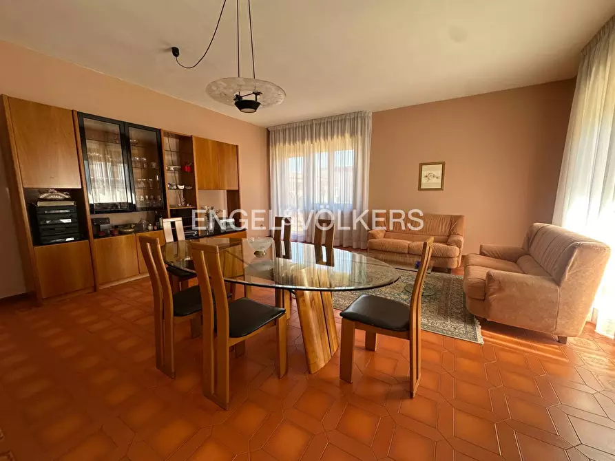 Immagine 1 di Appartamento in vendita  in Via Seneca 23 a Pescara