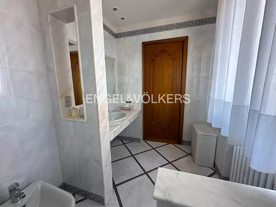 Immagine 7 di Appartamento in vendita  in Via Seneca 23 a Pescara