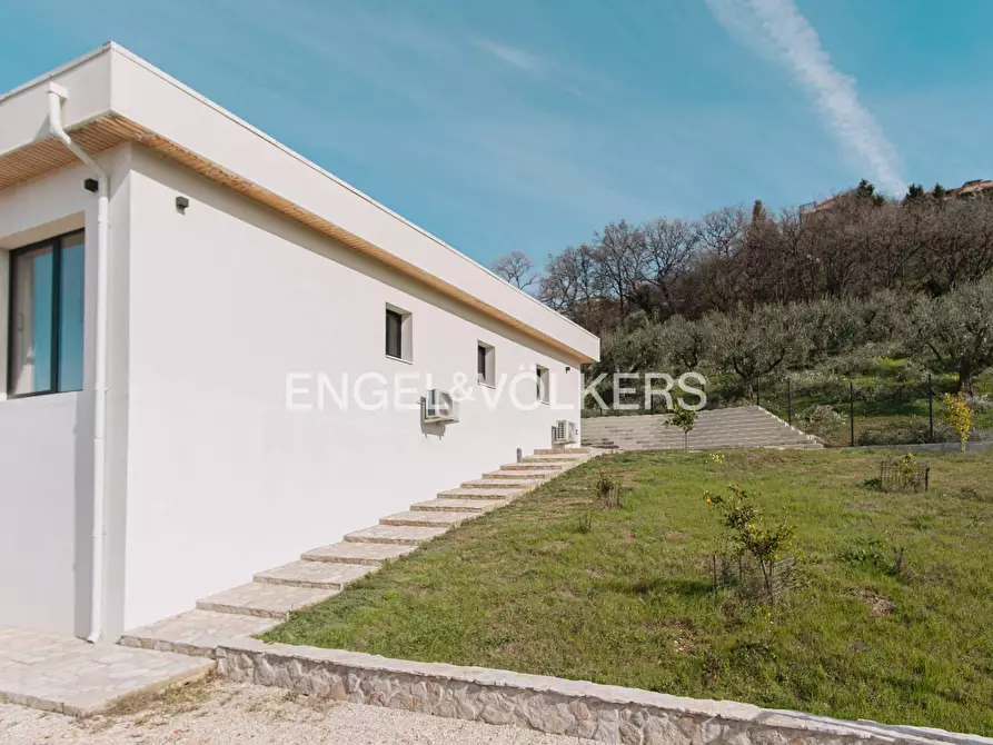 Immagine 34 di Villa in vendita  in CONTRADA FONTE DELLA SIGNORA a Petacciato